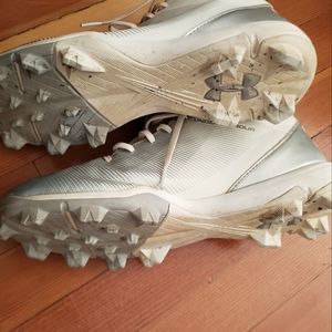 Under Armour baseball cleats size 8.5